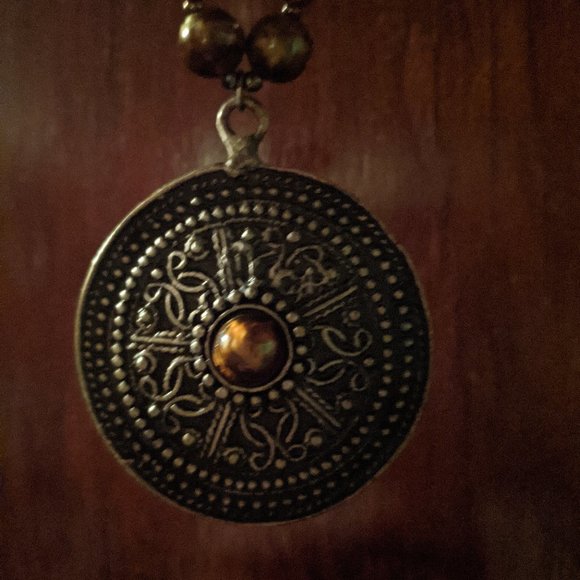 Avenue Necklace NWT Gold/Brown - Picture 3 of 3